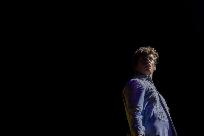 El artista Guitarricadelafuente durante una actuación en el Movistar Arena, a 2 de octubre de 2026, en Madrid (España). Guitarricadelafuente clausura hoy su gira en España con este concierto que ha titulado ‘Spanish Leather Closing Chapter’ tras haber rec