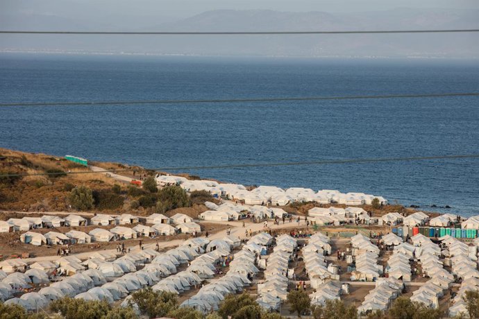 Archivo - Moria camp in Lesbos, Greece, on 26 September 2020. Greece started yesterday to move 700 migrants from Lesbos to Athens after they went through an interview and obtained a Greek ID card to be identified. They will live for about 2 months in a ho