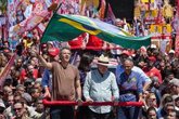 Foto: Brasil.-Brasil elige este domingo entre los modelos antagónicos de Lula y Flávio Bolsonaro en una contienda muy igualada