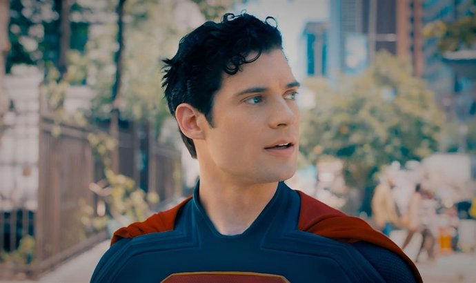 ¿Qué Pasará Con El Superman De James Gunn Tras La Fusión De Warner Con Paramount?