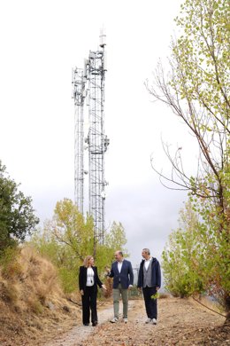 El consejero de Digitalización de la Comunidad de Madrid, Miguel López-Valverde, visita en Venturada el despliegue de mejora de la señal de la Televisión Digital Terrestre (TDT)