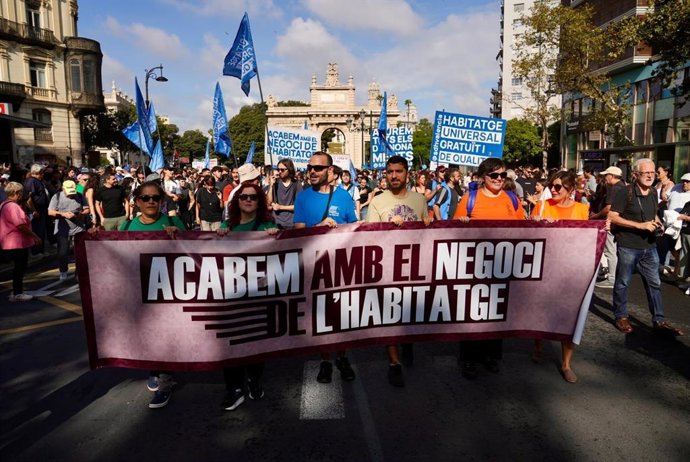 Manifestación por el derecho a la vivienda en València, a 3 de octubre de 2026
