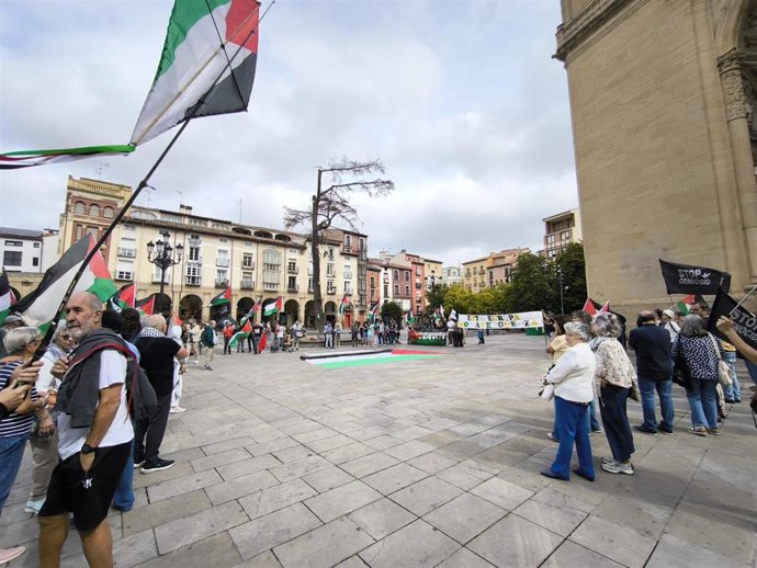 Concentración en Logroño en apoyo al pueblo palestino