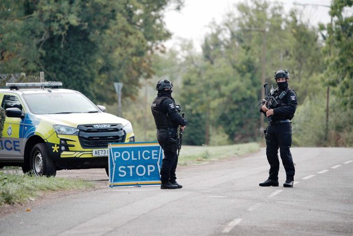 Policía cerca de la base de la RAF de Fairford
