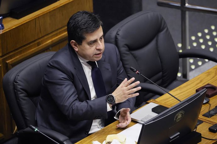 Valparaiso, 15 de julio 2026 El senador Pedro Araya en la sesion del Senado durante votacion del proyecto de Reconstruccion Nacional Sebastian Cisternas/Aton Chile