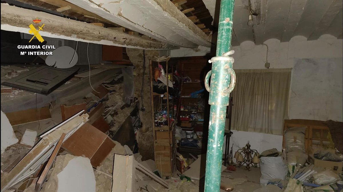Vecinos de San Vicente destacan que con el derrumbe  podía haber pasado mucho más, pero por lo menos no ha pasado 