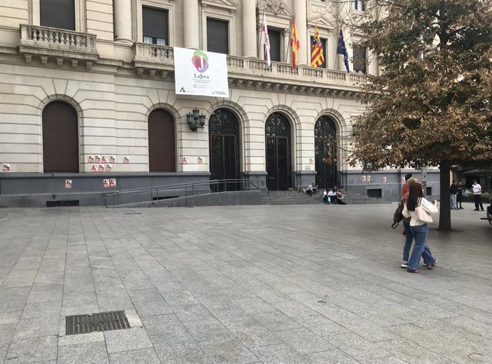 As 130 barracas da manifestação pela moradia foram totalmente removidas da Praça da Espanha, em Saragoça