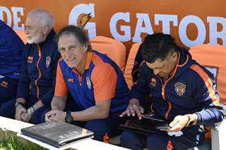 Futbol, Cobreloa vs Santiago Wanderers Fecha 26, Liga de Ascenso Caixun 2026. El director tecnico de Cobreloa Mario Salas, antes del partido ante Cobreloa en la Liga Ascenso realizado en el estadio Zorro del desierto, Calama, Chile. 26/09/2026 Pedro