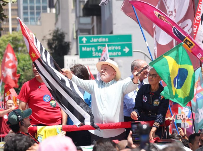 October 3, 2026, Sao Paulo, Sao Paulo, Brasil: Sao Paulo (SP), October 3, 2026 - 2026 Elections/Lula - President and candidate for re-election Luiz Inacio Lula da Silva (PT) participates in a walk on Paulista Avenue, in Sao Paulo, in the last campaign eve