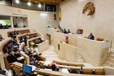 Foto: El Parlamento abordará la situación de la sanidad con preguntas a la presidenta y comparecencia del consejero de Salud