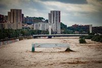 Sánchez lamenta la muerte de dos personas por el temporal de lluvia en Cataluña y hace un llamamiento a la precaución