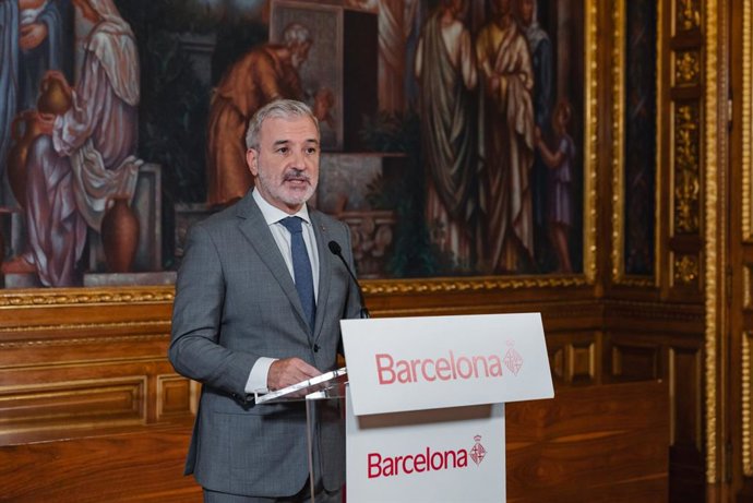 Collboni declara davant dels mitjans aquest divendres. Foto d'arxiu