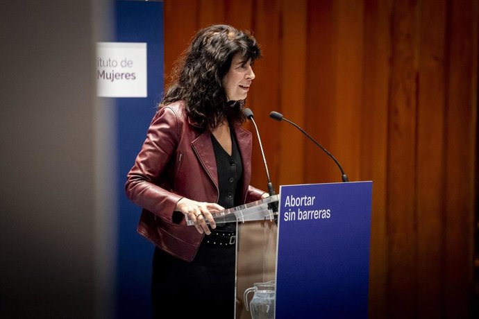 La ministra de Igualdad, Ana Redondo, interviene durante el acto ‘Abortar sin barreras: del reconocimiento del derecho a la garantía efectiva del acceso’, en la sede del Ministerio de Sanidad, a 28 de septiembre de 2026, en Madrid (España). 
