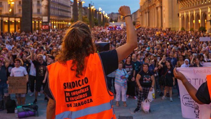 Manifestación por la vivienda convocada por el Sindicato de Inquilinas en Zaragoza