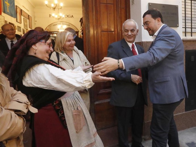 El presidente del Principado, Adrián Barbón, cion asturianos en Buenos Aires.