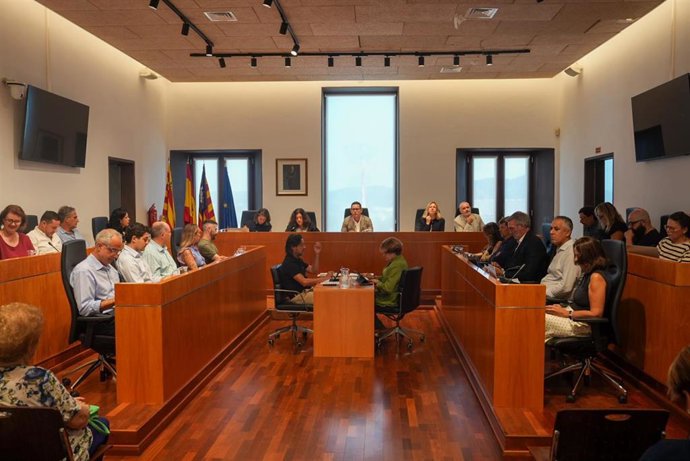 Archivo - Un pleno del Ayuntamiento de Eivissa