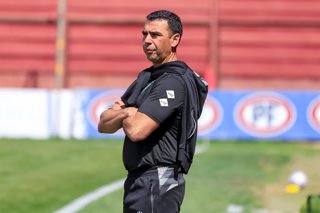 Futbol, Deportes Recoleta vs Santiago Wanderers. Fecha 16, Liga de Ascenso 2026. El entrenador de Santiago Wanderers Francisco Palladino es fotografiado durante el partido de la Liga de Ascenso realizado en el Estadio Santa Laura en Satiago,