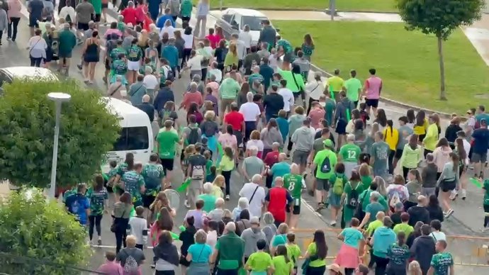 Pradejón se vuelca con la lucha contra la ELA en un paseo solidario