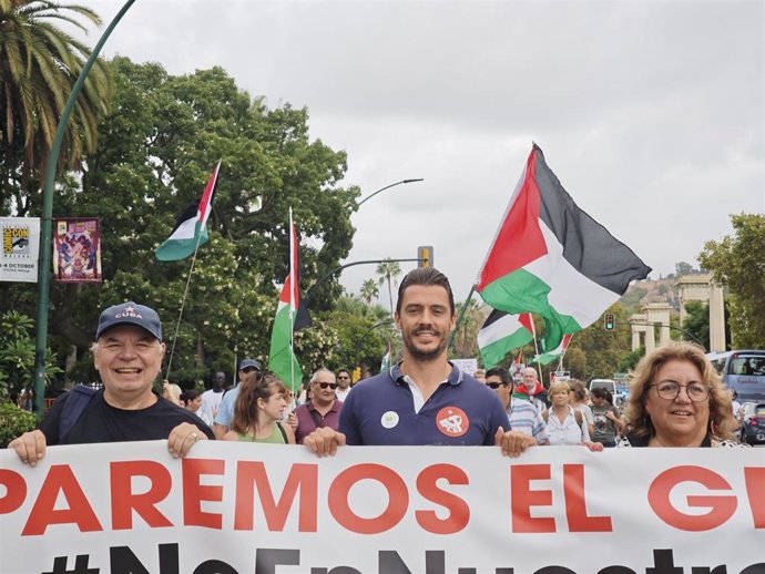 El miembro de la Dirección Provincial de IU y secretario político del PCE en Málaga, José Miguel López, en la manifestación por Palestina del domingo, 4 de octubre, en Málaga.