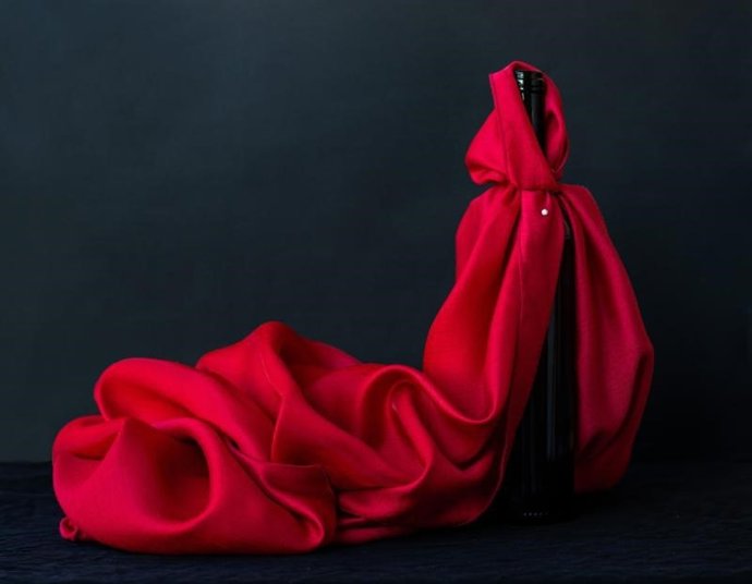 La Dama, de la malagueña Araceli Avilés, primer premio del XXVII Concurso de Fotografía ‘El Rioja y Los 5 Sentidos’