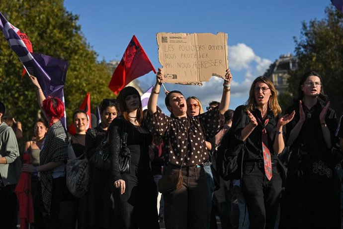 Manifestación del Sindicato de Estudiantes de París en la plaza de la República de París