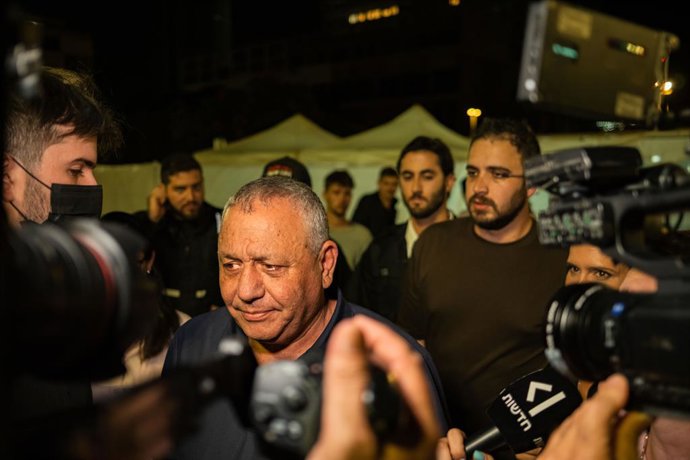 September 27, 2026, Tel Aviv, Tel Aviv, Israel: GADI EISENKOT, leading candidate to replace Benjamin Netanyahu as Israeli PM speaks to the press at a Sukka, a tent for the holiday of Sukkot, built by families of former hostages In Hostages Square to comme