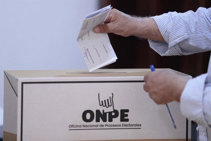 Perú.- ONPE al 50.97% de actas contabilizadas: Renovación Popular 28.27%, Francis Allison 27.90%