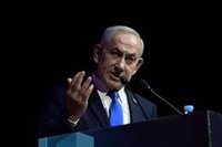 Netanyahu felicita a su "amigo" Flávio Bolsonaro por su "gran victoria" en la primera vuelta electoral en Brasil