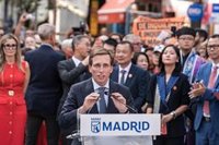 Almeida llama a votar por el cambio y para "olvidar a Koldos, los Ábalos y los Sánchez": "Nos jugamos muchísimo"