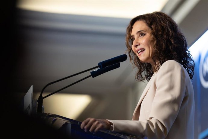 La presidenta de la Comunidad de Madrid,  Isabel Díaz Ayuso, participa en un desayuno informativo de Fórum Europa, en el Hotel Palace, a 5 de octubre de 2026, en Madrid (España).