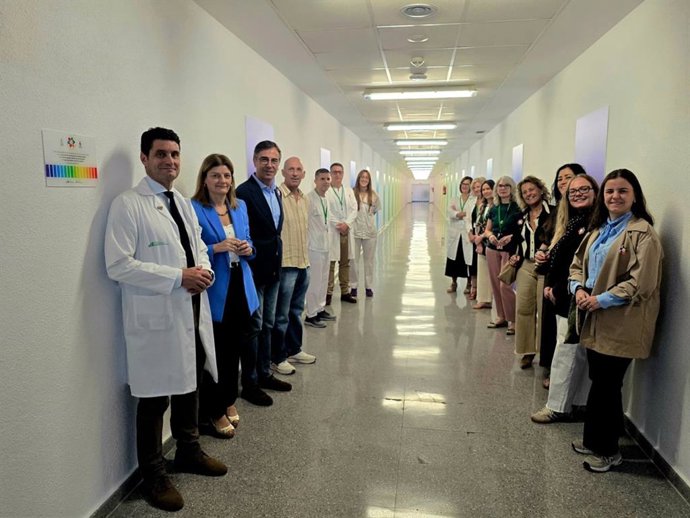 El Clínico San Cecilio transforma la zona de Farmacia en un espacio amable y acogedor.
