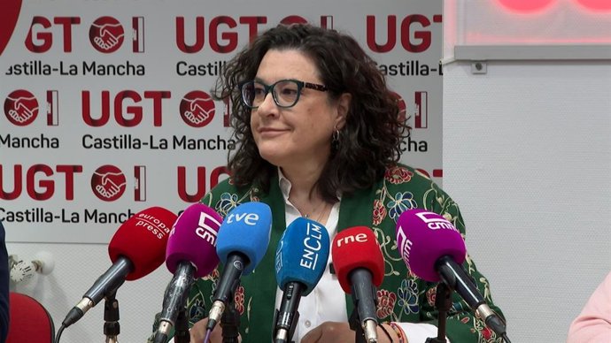 Archivo - La secretaria general de UGT en Castilla-La Mancha, Lola Alcónez
