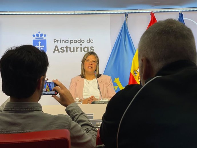 La vicepresidenta del Principado, Gimena Llamedo, durante la rueda de prensa de este lunes.
