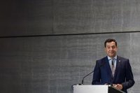 Moreno anuncia una rebaja de un punto en el IRPF durante la legislatura para rentas de hasta 60.000 euros