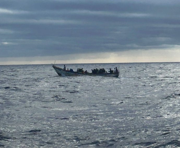 Patera localizada en aguas próximas a La Restinga, en El Hierro