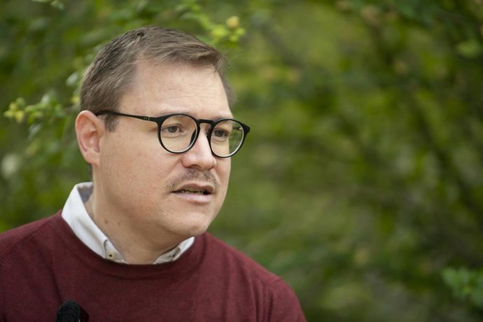 El Coordinador Regional De Izquierda Unida, Pedro Mellado, Atiende A Europa Press.