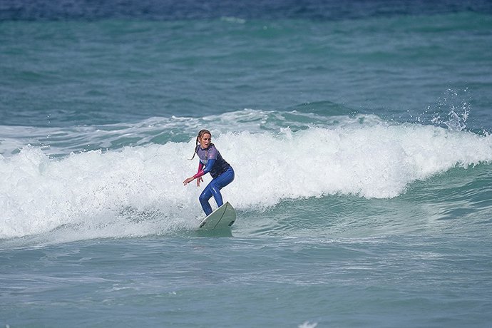 El Family Surfing Challenge es una competición que reúne en un mismo equipo a hasta tres generaciones de una misma familia