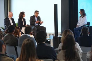 Participantes en la presentación del informe 'El reto intergeneracional en España: una visión de presente y futuro',.
