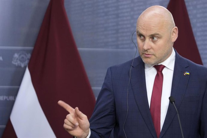 Archivo - El primer ministro de Letonia, Andris Kulbergs, durante una rueda de prensa en Riga.