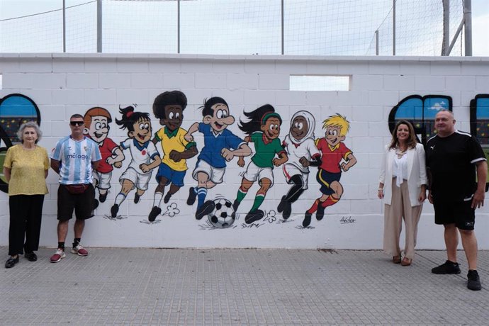 Mural de 'Héctor' en el campo municipal de fútbol La Virreina, Málaga.