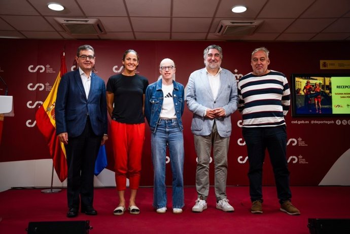 De izda a dcha: Francisco Botía, Sara Pérez, Susana Rodríguez, José Manuel Rodríguez Uribes e Iñaki Arenal