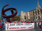 Foto: Pensionistas se movilizan en Bilbao para exigir un "plan de choque" para  mejorar el sistema de cuidados