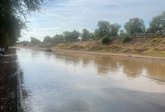 Foto: Vecinos de Cañada Real exigen al Ayuntamiento de Córdoba una solución a la anegación de la carretera de acceso al barrio