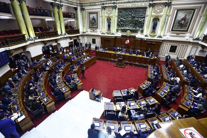 Perú.- Bancadas de Obras y Renovación Popular no apoyarán censura a ministro César Astudillo