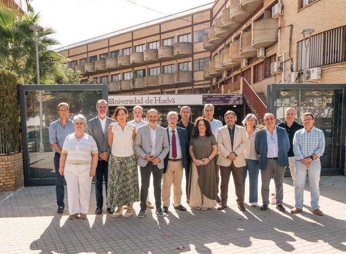 La Universidad de Huelva recibe la distinción otorgada por Docomomo al edificio administrativo del Rectorado.
