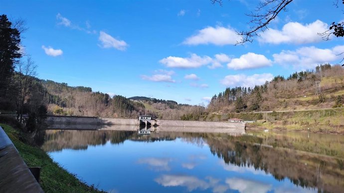 Archivo - Embalse de Undurraga, en Zeanuri (Bizkaia)