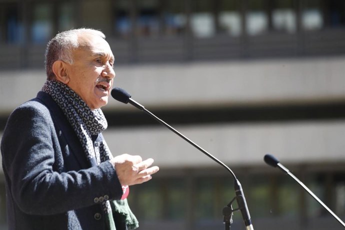 Archivo - El secretario general de UGT, Pepe Álvarez, interviene en una concentración frente al Ministerio de Asuntos Económicos y Transformación Digital, a 12 de abril de 2021, en Madrid, (España).