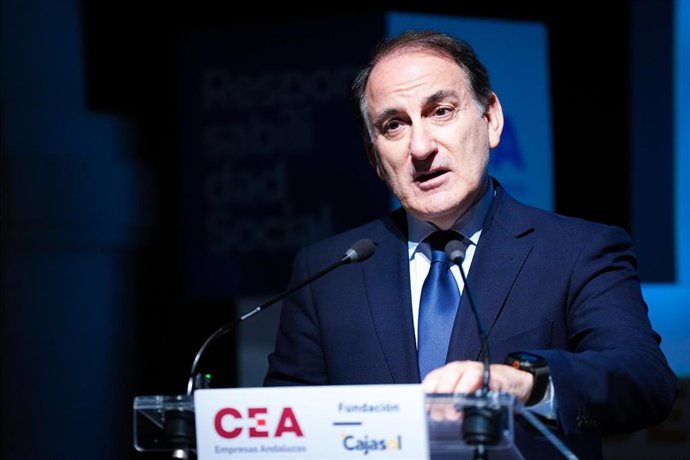 Archivo - El presidente de la CEA, Javier González de Lara,  durante su intervención en los XIII Premios CEA en Responsabilidad Social Empresarial. A 15 de junio de 2026, en Sevilla (Foto de archivo).