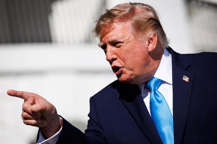 El presidente de Estados Unidos, Donald Trump, habla con la prensa en la Casa Blanca el 5 de octubre de 2026