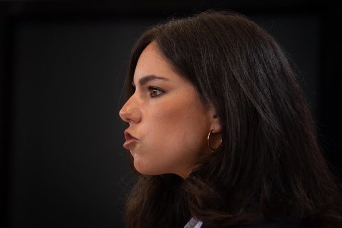 La portavoz de Vox en el Congreso, Pepa Millán, durante una rueda de prensa, en el Congreso de los Diputados, a 6 de octubre de 2026, en Madrid (España)